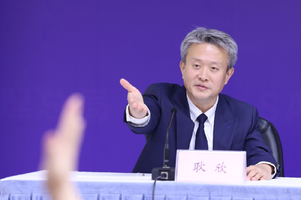 《关于牢固树立监管为民理念 推行服务型执法 的指导意见》《市场监管执法行为规范》 专题新闻发布会实录